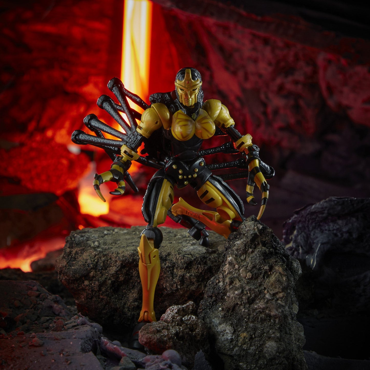 Transformers Generations War for Cybertron: Kingdom Deluxe WFC-K5 Blackarachnia