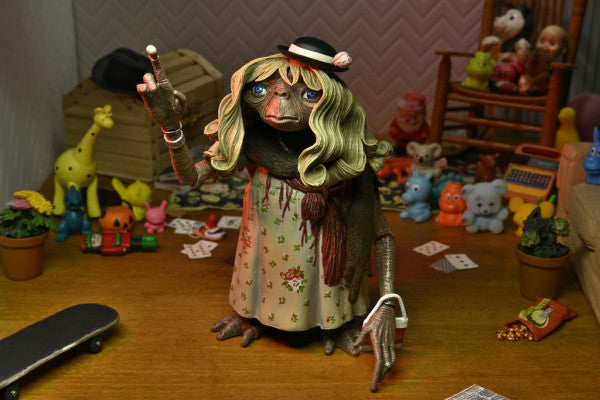 E.T. the Extra-Terrestrial: 40th Anniversary - Ultimate Dress-Up E.T. 7 inch Action Figure