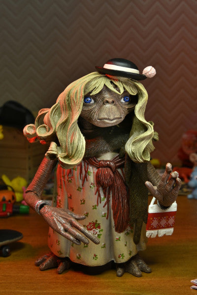 E.T. the Extra-Terrestrial: 40th Anniversary - Ultimate Dress-Up E.T. 7 inch Action Figure