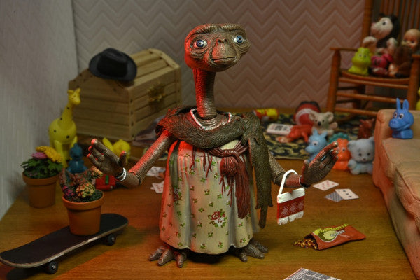 E.T. the Extra-Terrestrial: 40th Anniversary - Ultimate Dress-Up E.T. 7 inch Action Figure