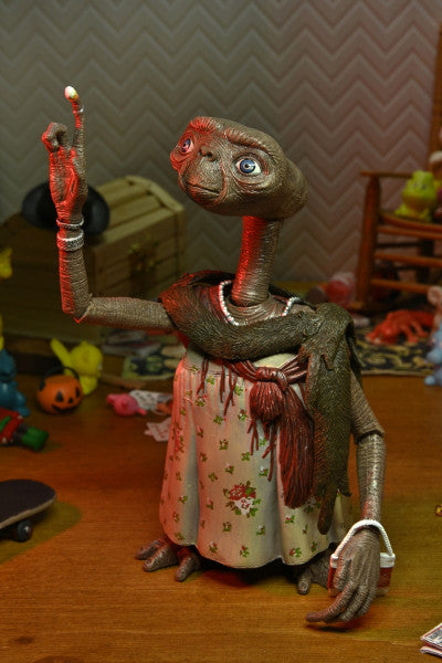 E.T. the Extra-Terrestrial: 40th Anniversary - Ultimate Dress-Up E.T. 7 inch Action Figure
