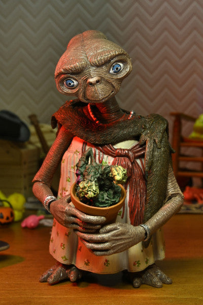 E.T. the Extra-Terrestrial: 40th Anniversary - Ultimate Dress-Up E.T. 7 inch Action Figure