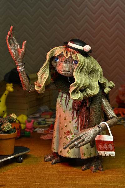 E.T. the Extra-Terrestrial: 40th Anniversary - Ultimate Dress-Up E.T. 7 inch Action Figure