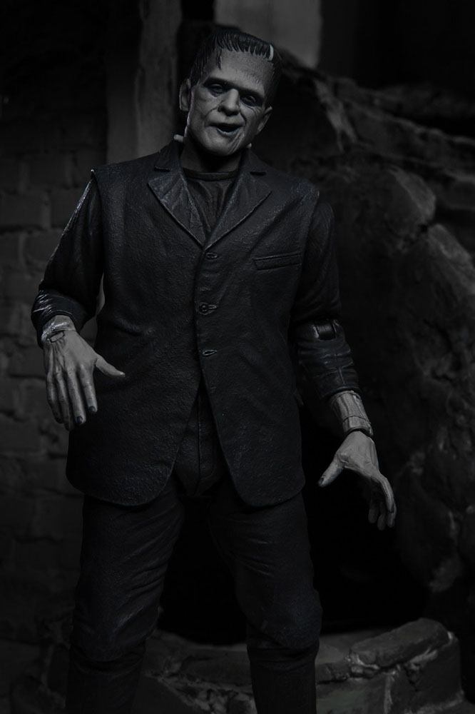 Universal Monsters Action Figure Ultimate Frankenstein's Monster (Black & White) 18 cm