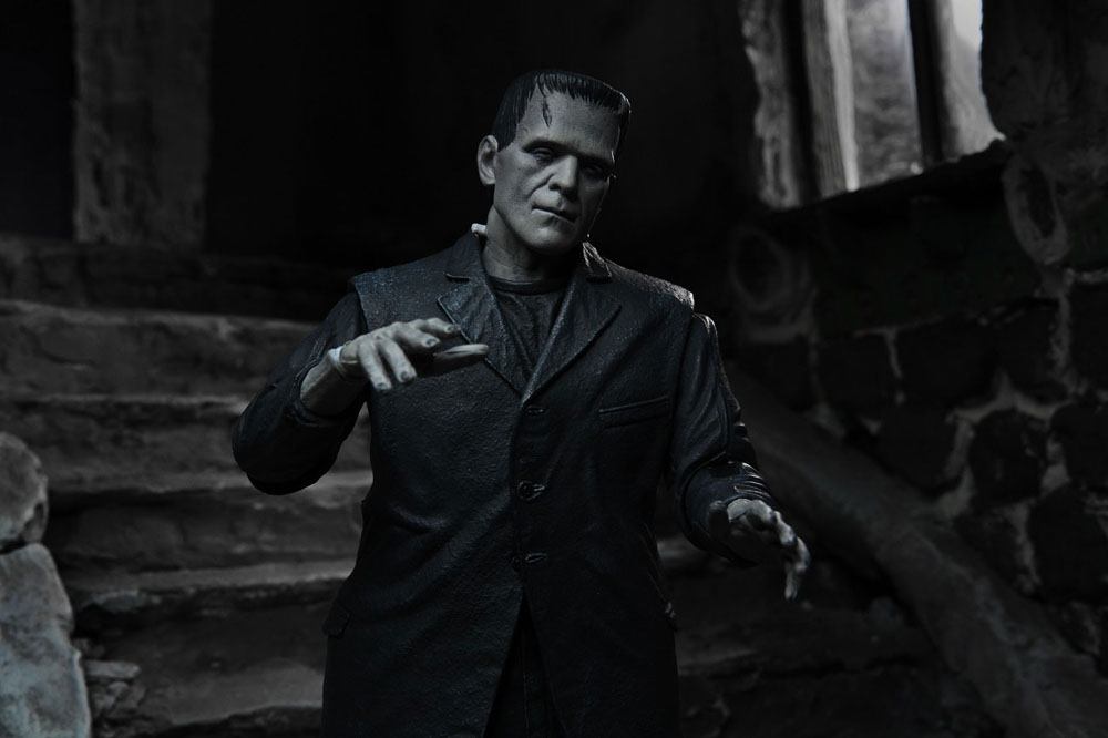 Universal Monsters Action Figure Ultimate Frankenstein's Monster (Black & White) 18 cm