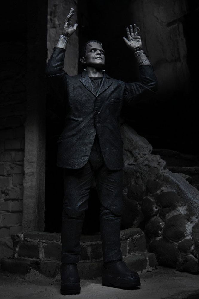 Universal Monsters Action Figure Ultimate Frankenstein's Monster (Black & White) 18 cm