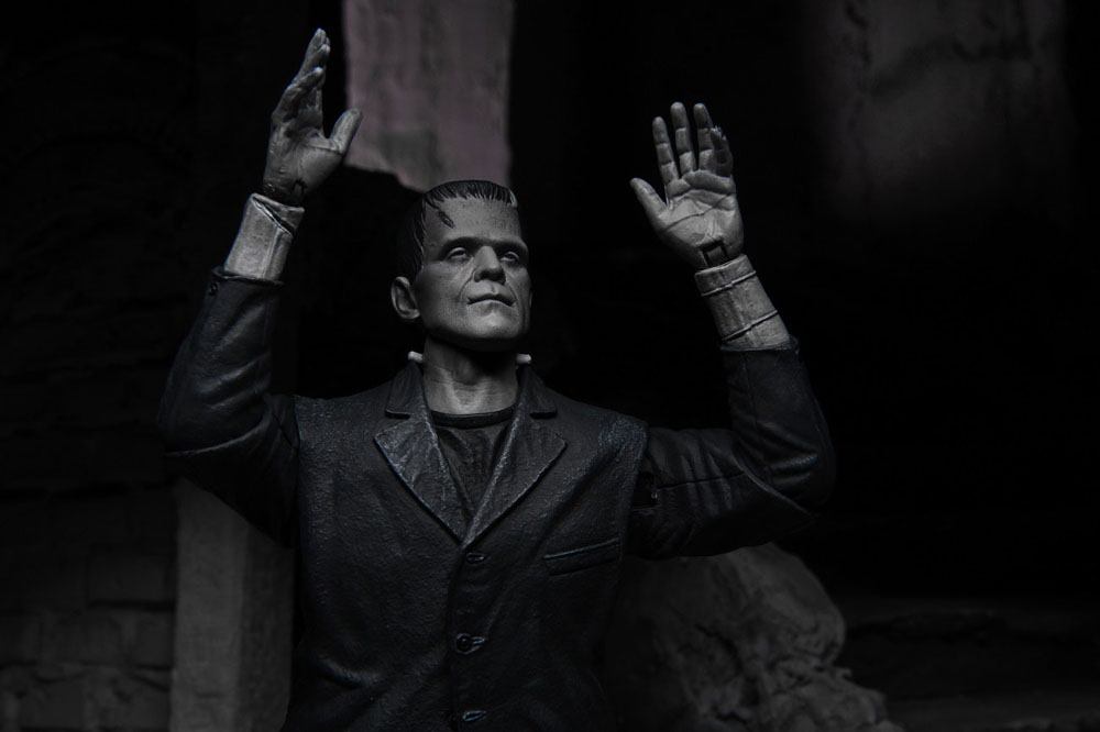Universal Monsters Action Figure Ultimate Frankenstein's Monster (Black & White) 18 cm