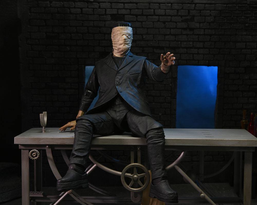 Universal Monsters Accessory Pack for Action Figures Frankenstein