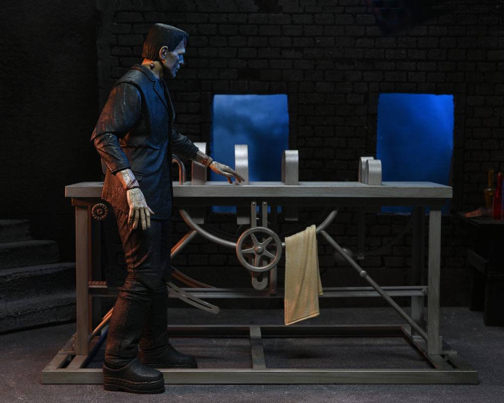 Universal Monsters Accessory Pack for Action Figures Frankenstein