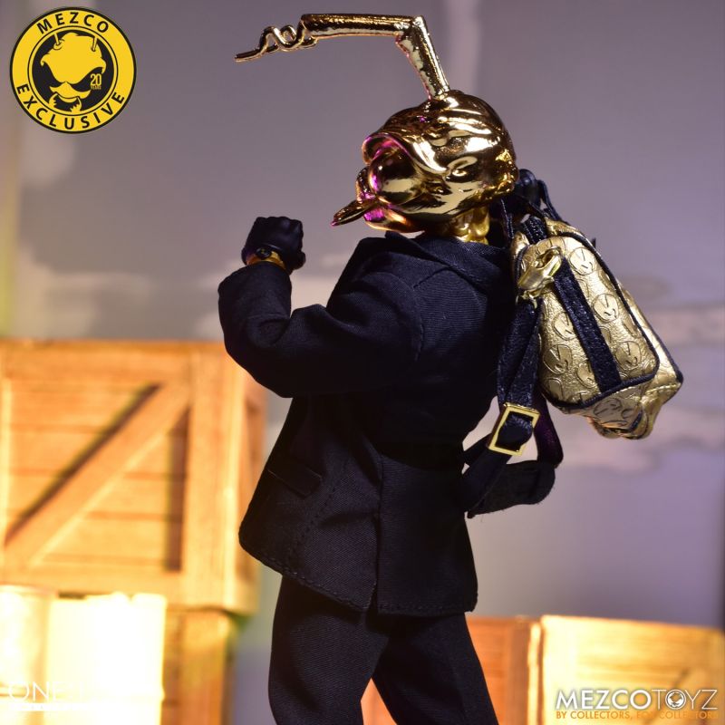 Gomez: The Roach with the Golden Head
