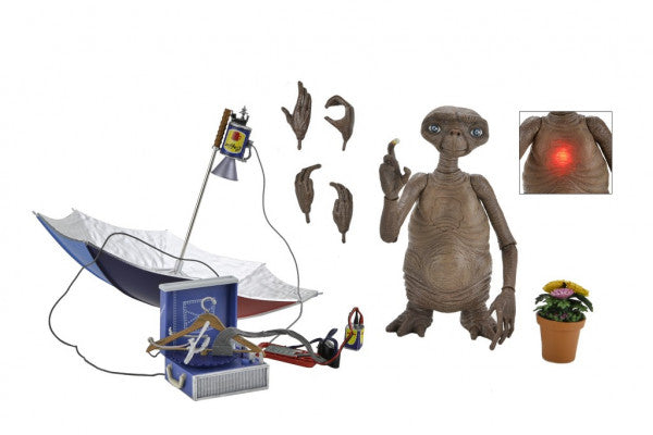 E.T. the Extra-Terrestrial: 40th Anniversary - Ultimate Deluxe E.T. 7 inch Action Figure