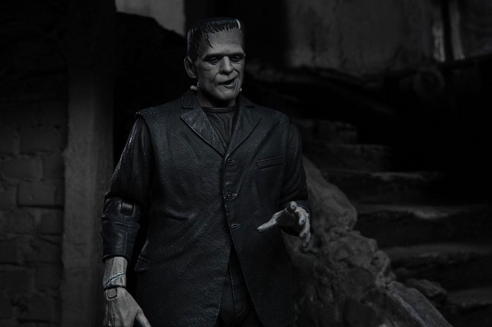 Universal Monsters Action Figure Ultimate Frankenstein's Monster (Black & White) 18 cm