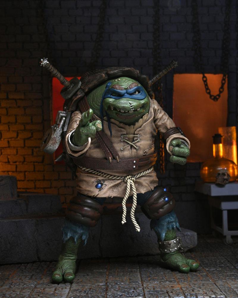 Universal Monsters x Teenage Mutant Ninja Turtles Action Figure Ultimate Leonardo as The Hunchback 18 cm